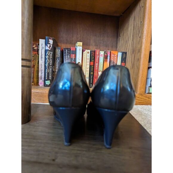 JIMMY Choo black patent leather Allen pat wedge euc sz 6 - Picture 2 of 8